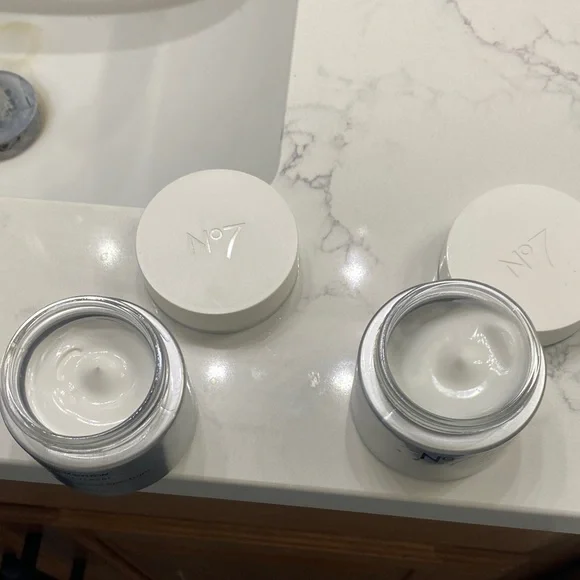 No7 Future Renew Damage Reversal Cream Set - Gray and Green - Picture 2 of 2